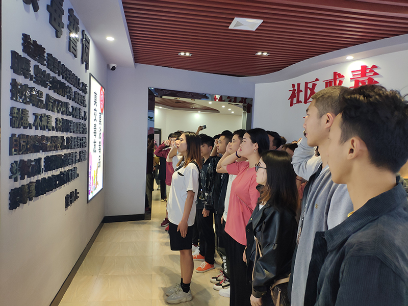 英亚体育(中国)集团有限公司组织师生代表参观德江县禁毒教育基地(图4)